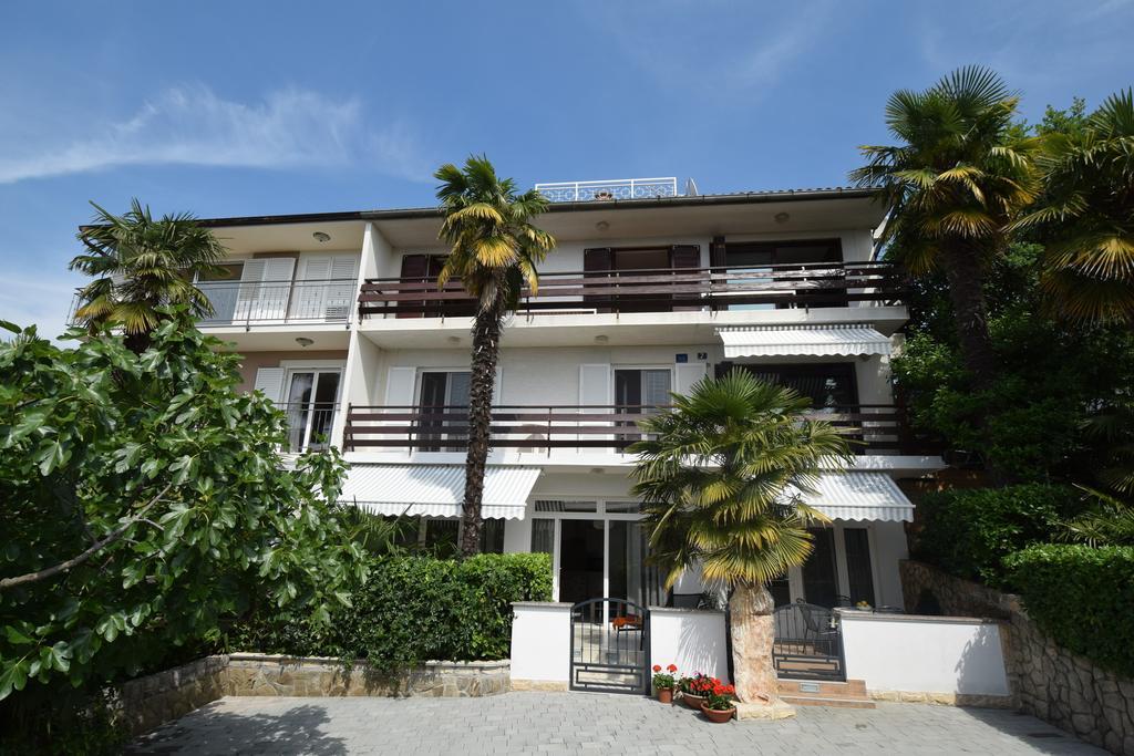 Apartments Antonija Malinska Exterior photo