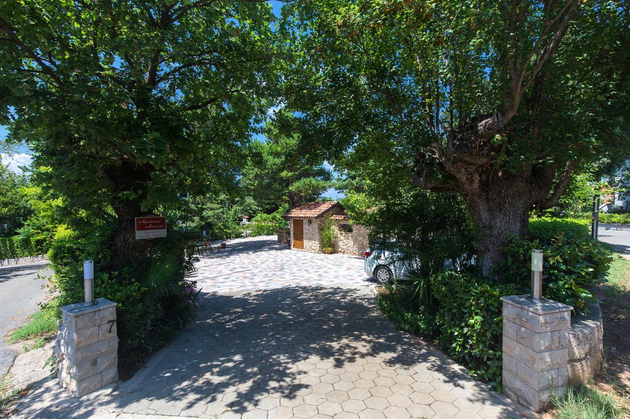Apartments Antonija Malinska Exterior photo